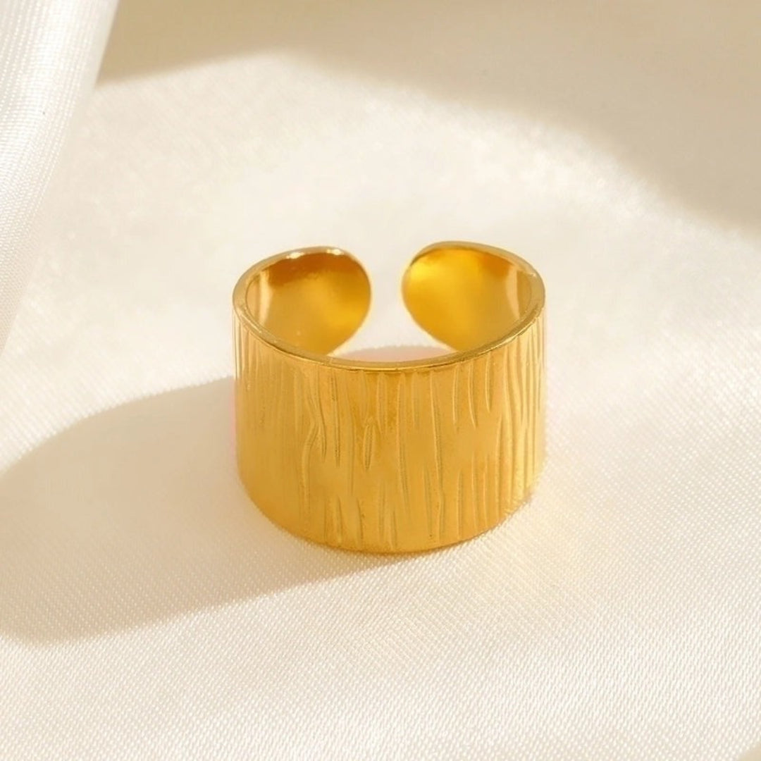 Adjustable Wide Etched Ring