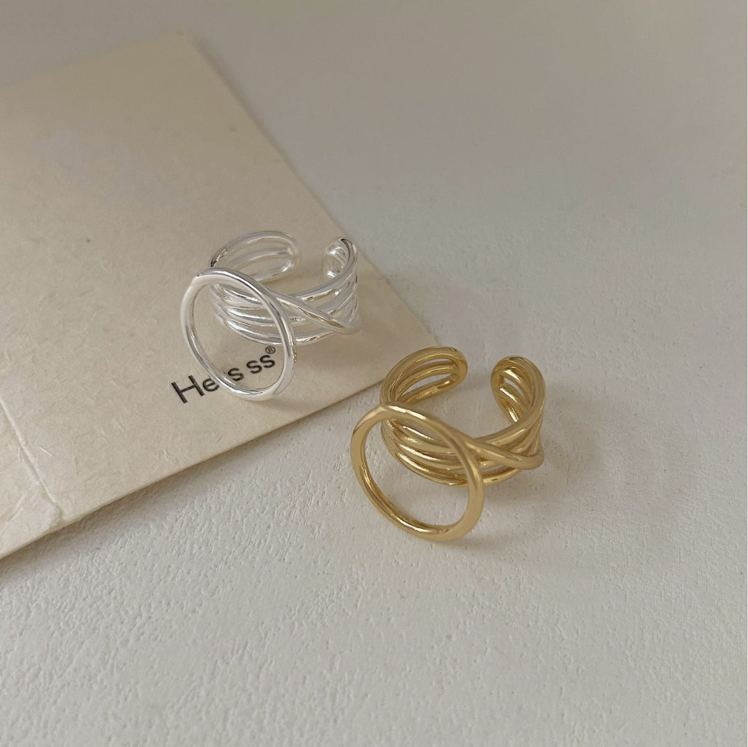 Circle Twist Ring