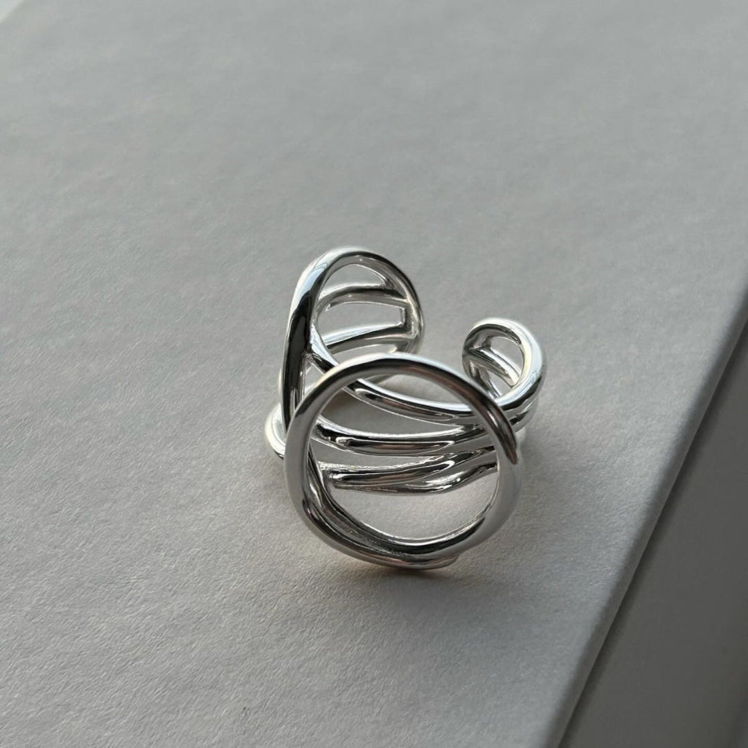 Circle Twist Ring