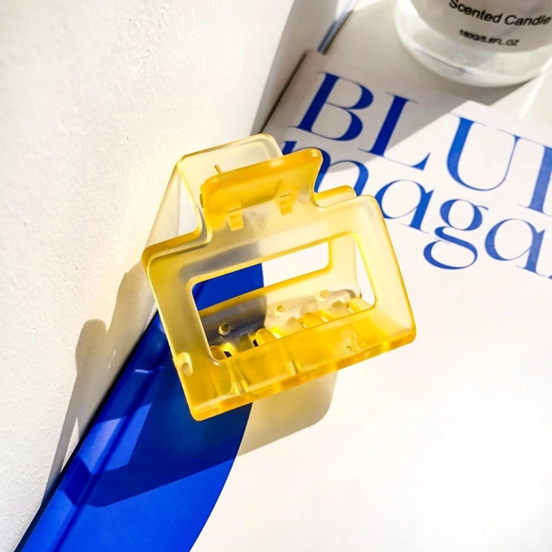 Transluscent Hair Claw