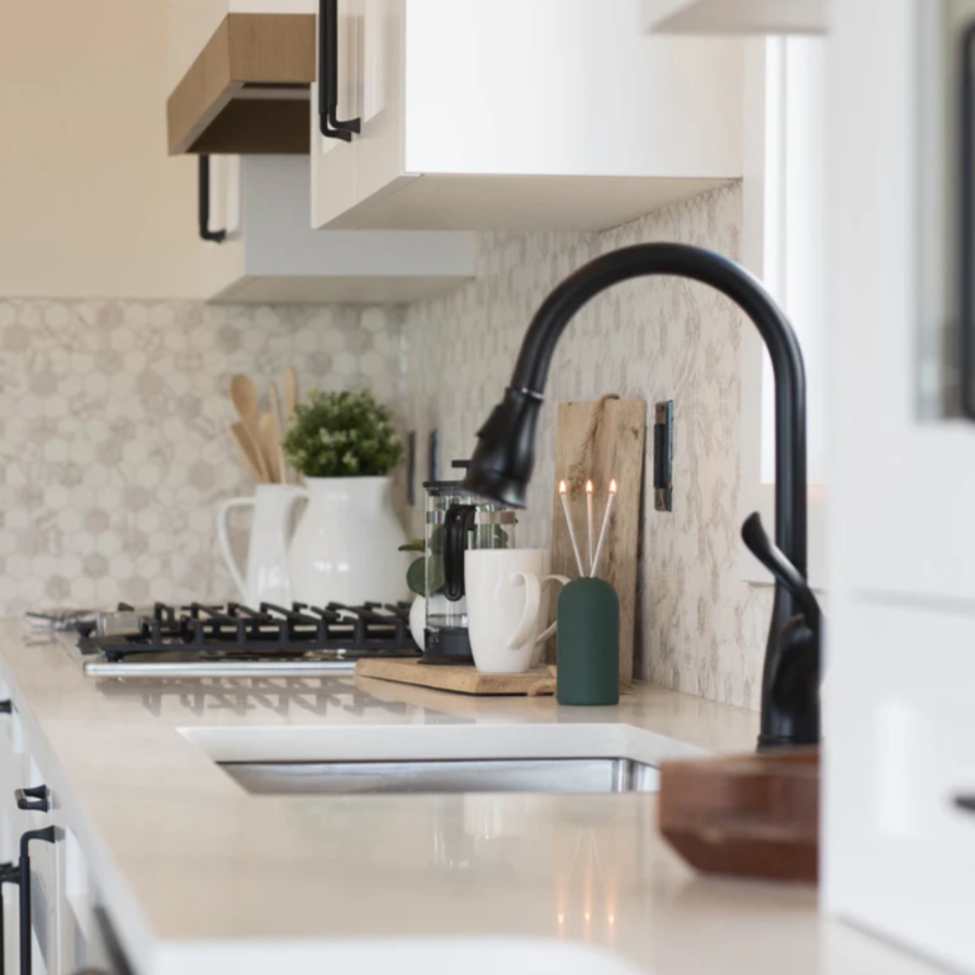 Green Wylie Everlasting Candle Vase