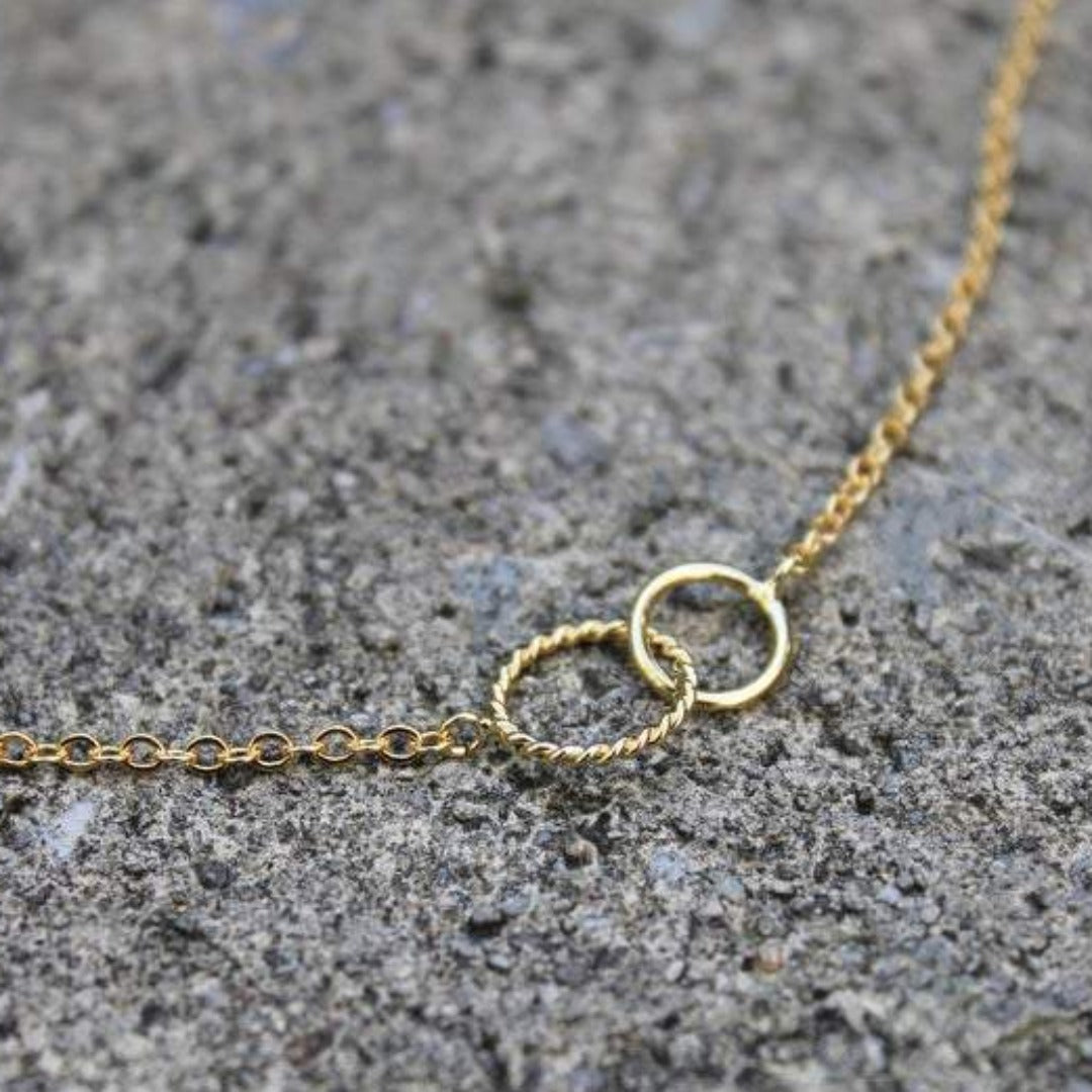 Interlocking Circles Necklace