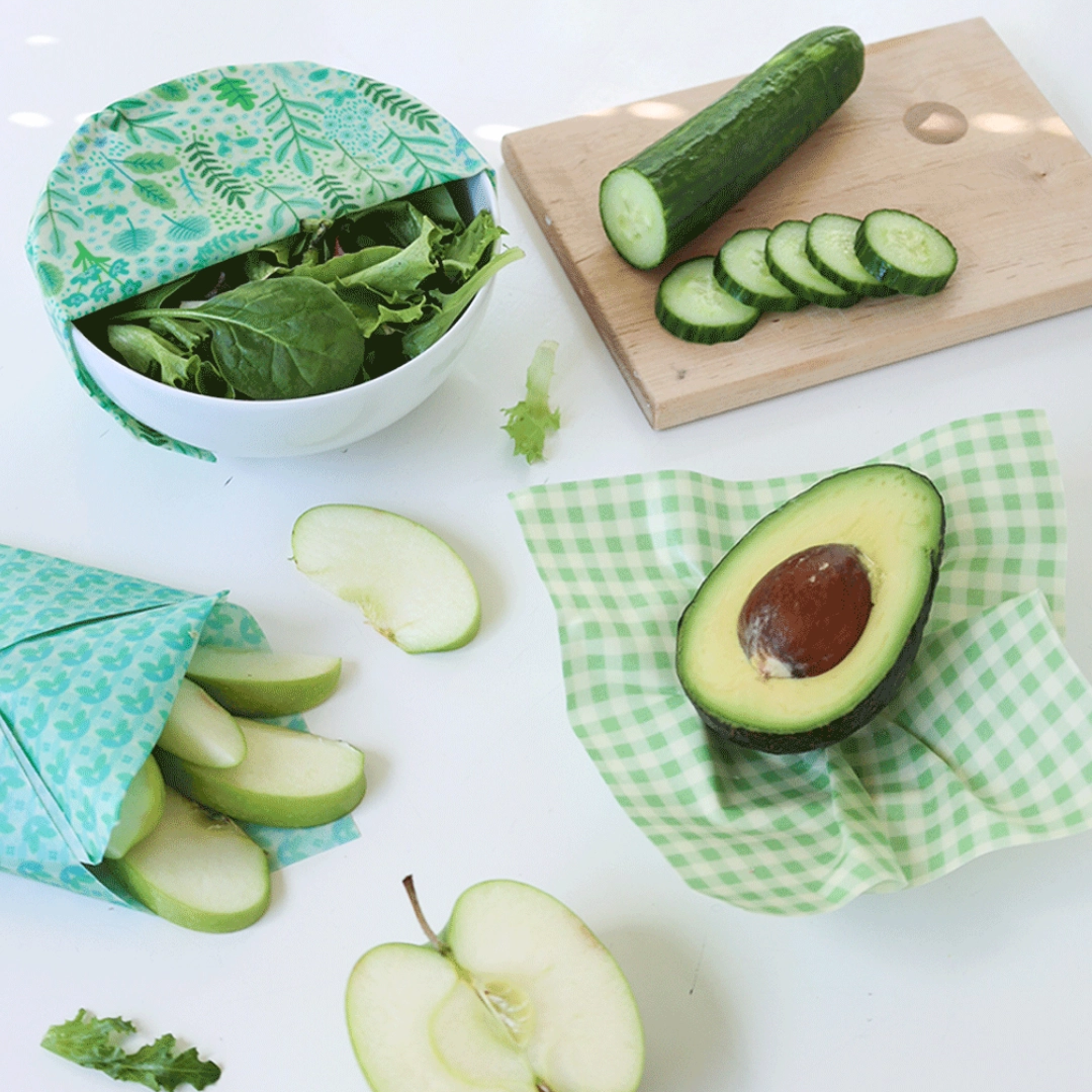 Green Beeswax Wrap Variety Set is a set of 3 beeswax food wraps in small, medium and large.