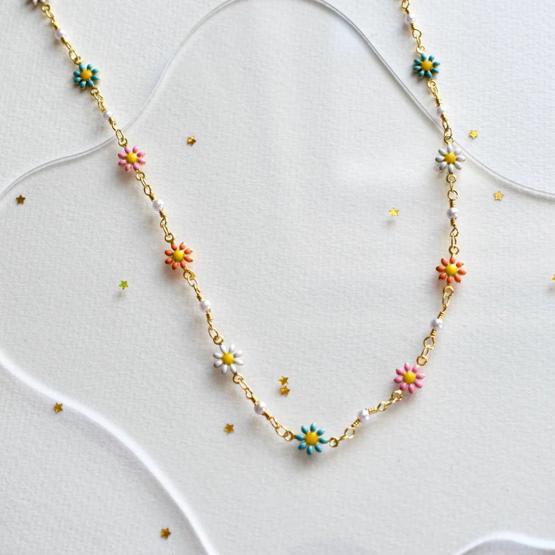Bright Daisy Pearl Chain
