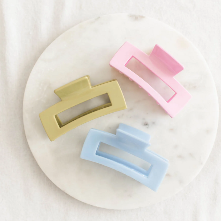 Pop! of Colour Clips in Large, a pastel claw chip. An easy hair accessory for many different hair styles.