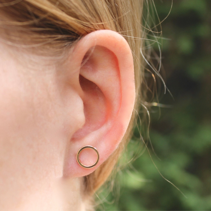 Open Circle Studs / Gold